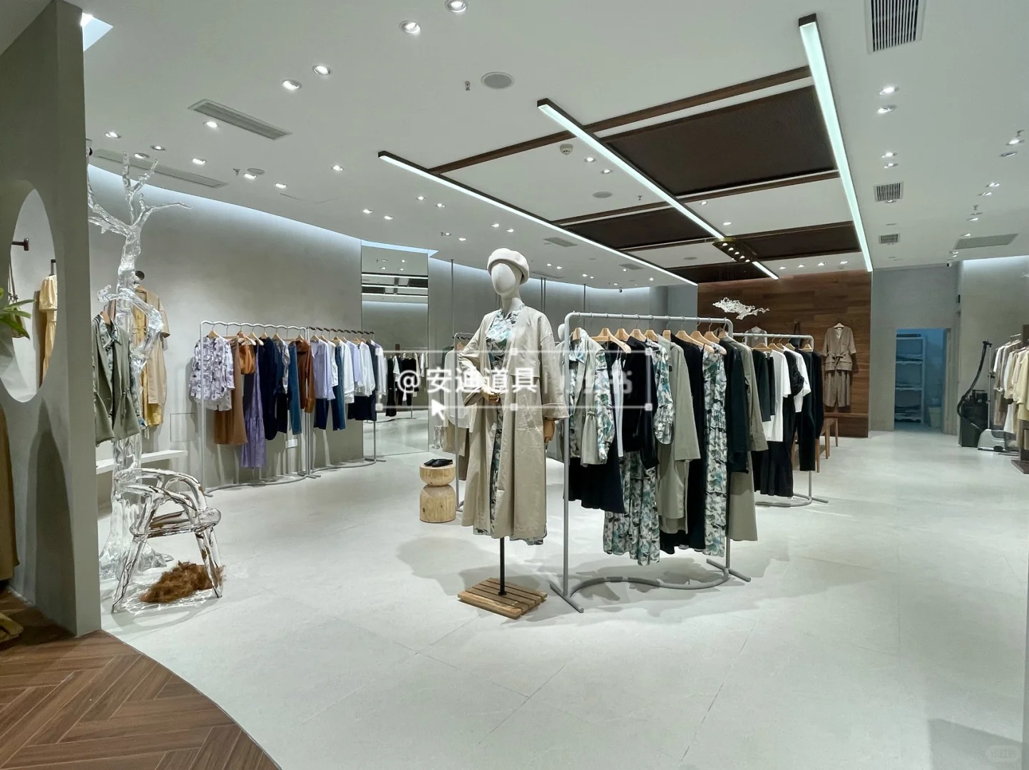 I. S Light Luxury Women's Clothing Store