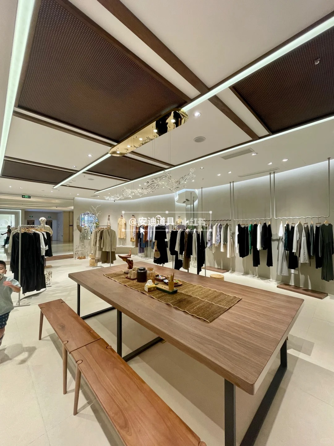 I. S Light Luxury Women's Clothing Store