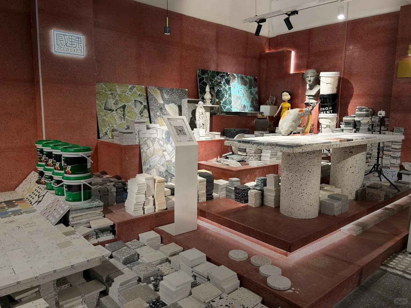 Come to my friend's company to select materials