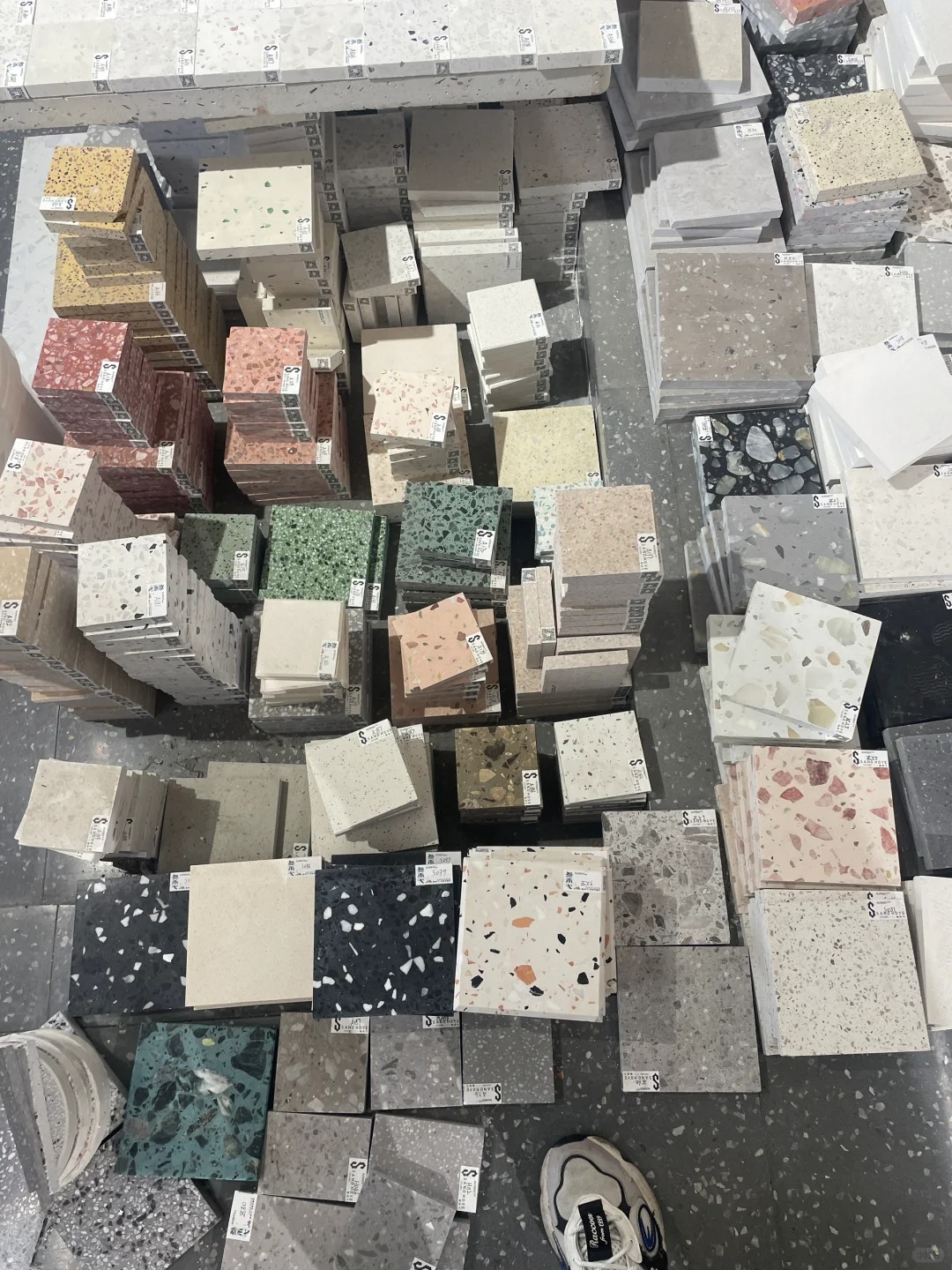Come to my friend's company to select materials