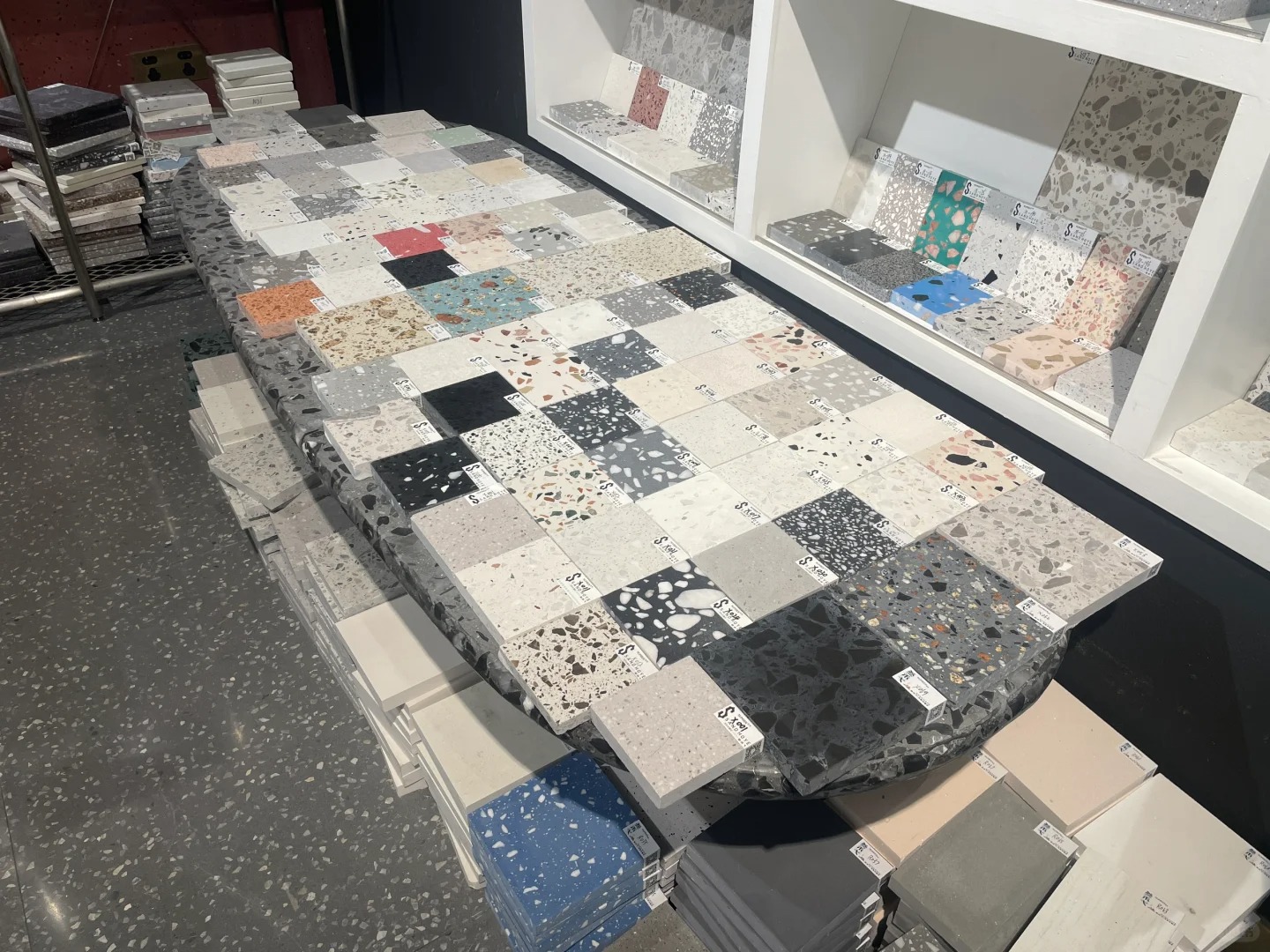 Come to my friend's company to select materials