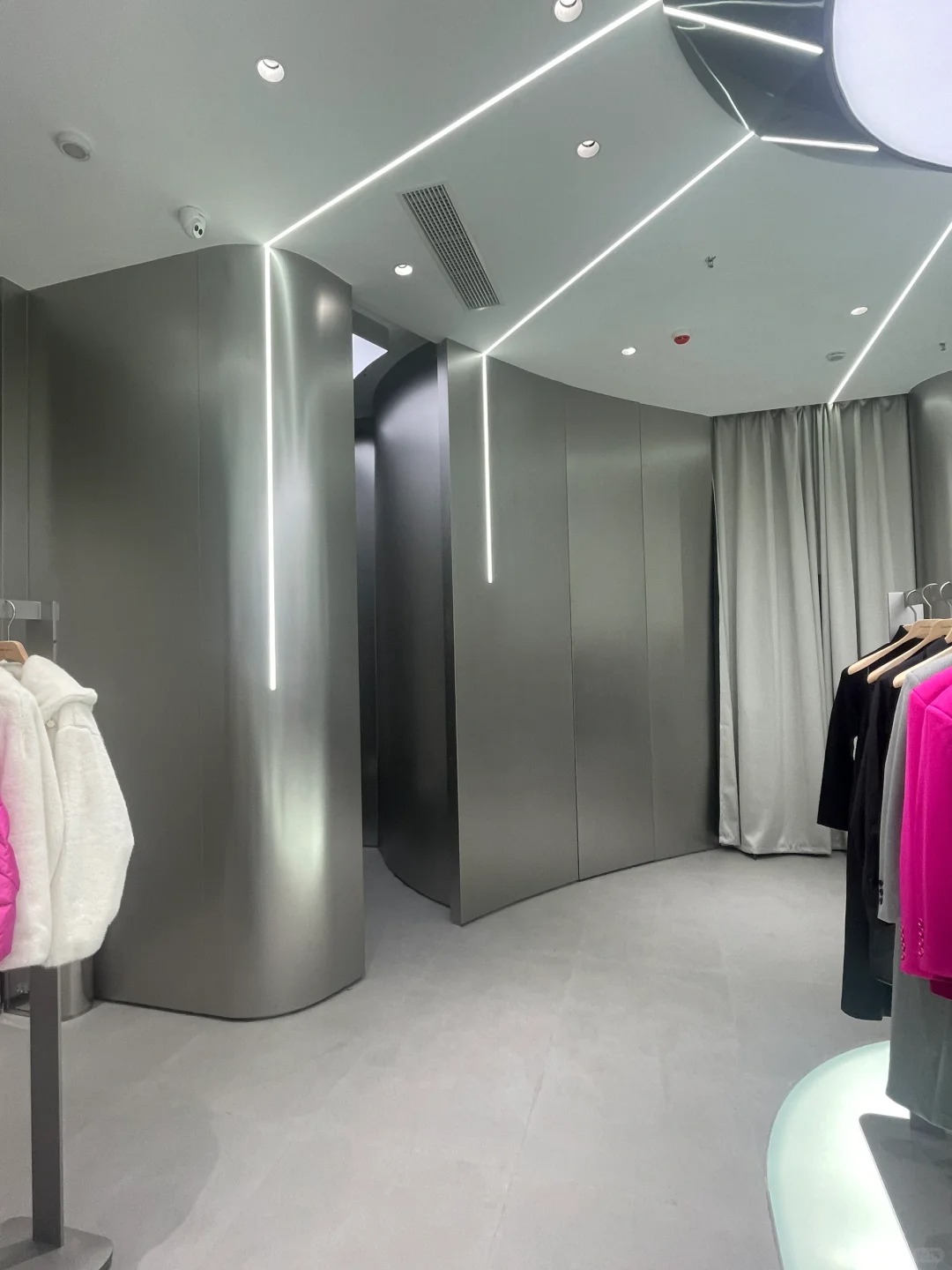 Hangzhou Central Exploration Store