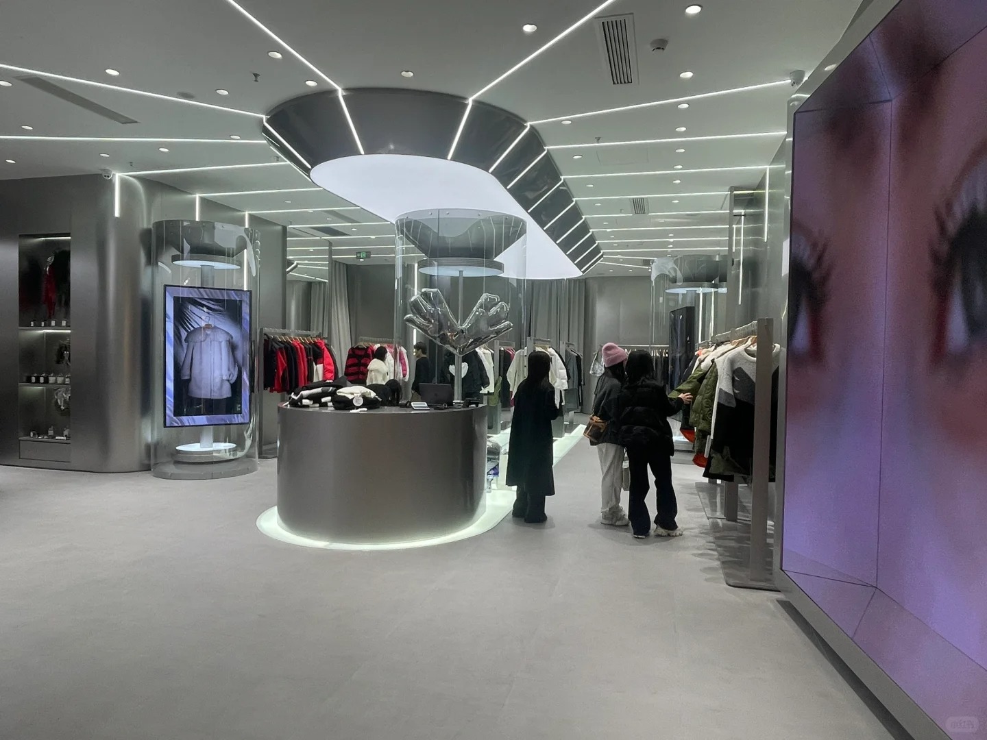 Hangzhou Central Exploration Store